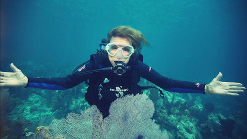 潛入蔚藍 PBS高端訪談如何激發人們對海洋的熱愛